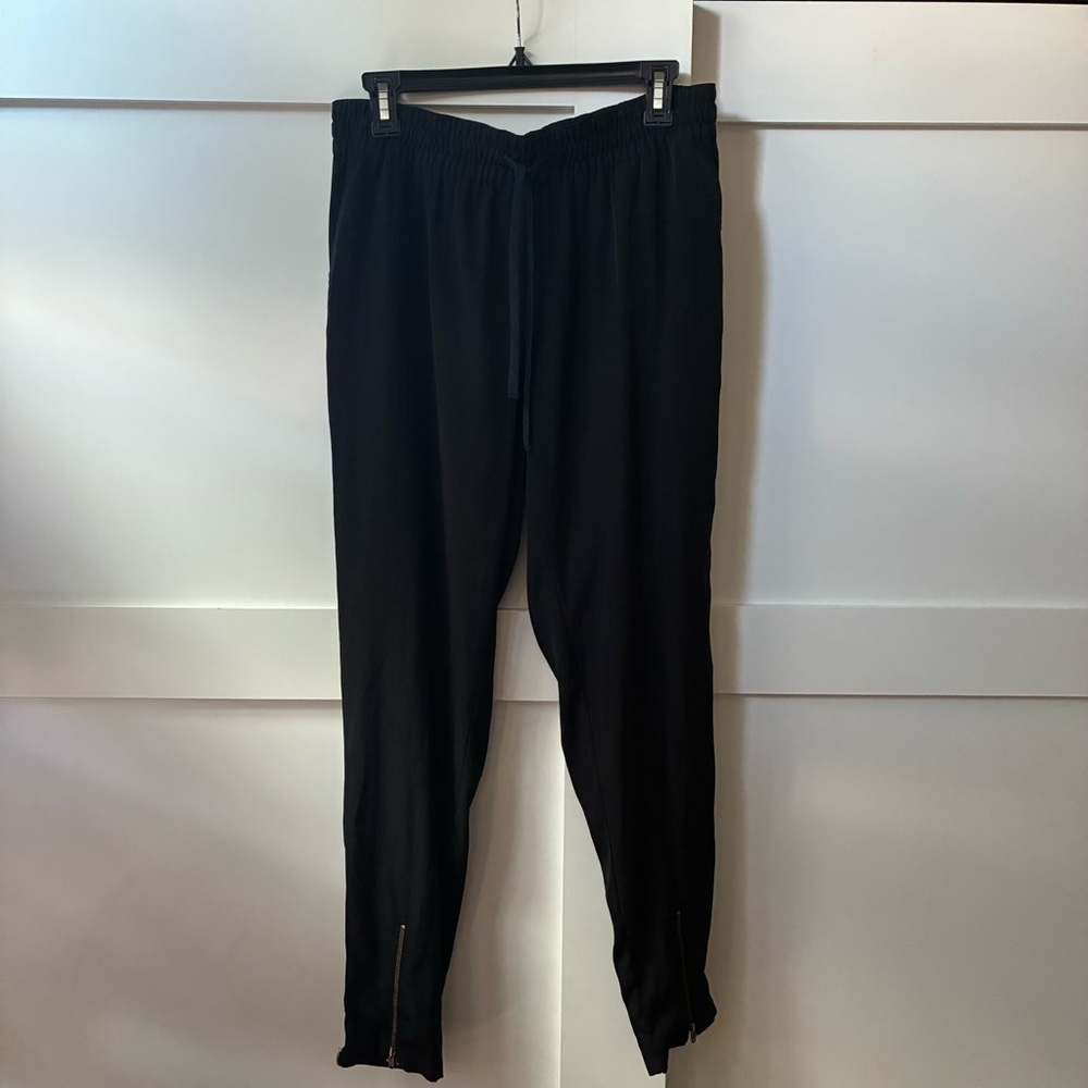 Leith Black women Joggers, with zippers , pockets and drawstring